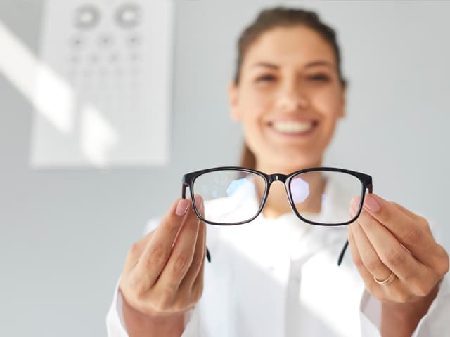 Mahen: Tu centro de óptica y audiología en Ponteareas