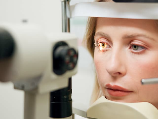 Cuida tu salud visual en nuestra óptica en Ponteareas